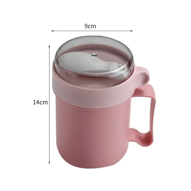 Taza de avena para el desayuno