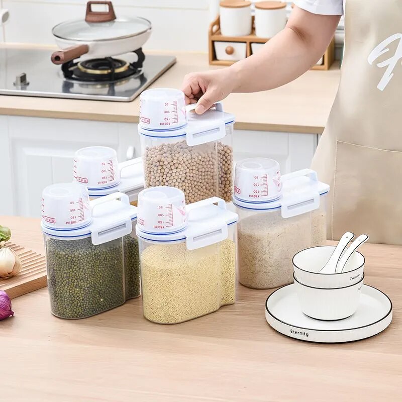 2/1.5kg Food Pail Plastic Storage Tank with Measuring Cup Container Moisture-proof Sealed Jar Pet Supplies Accessories